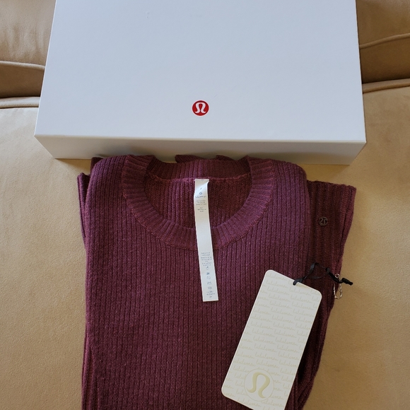 NEW Lululemon sweater size 6 - Picture 2 of 6